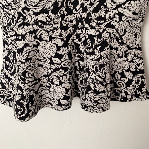 Maurice’s Black and White Floral Peplum Top - Picture 7 of 8